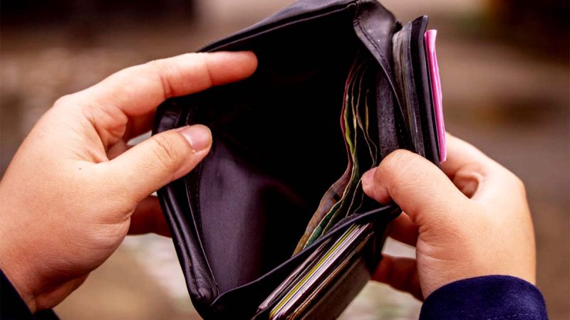 Découverts bancaires : face à la colère des Français, Bercy tente d’éteindre l’incendie et promet des mesures d’apaisement